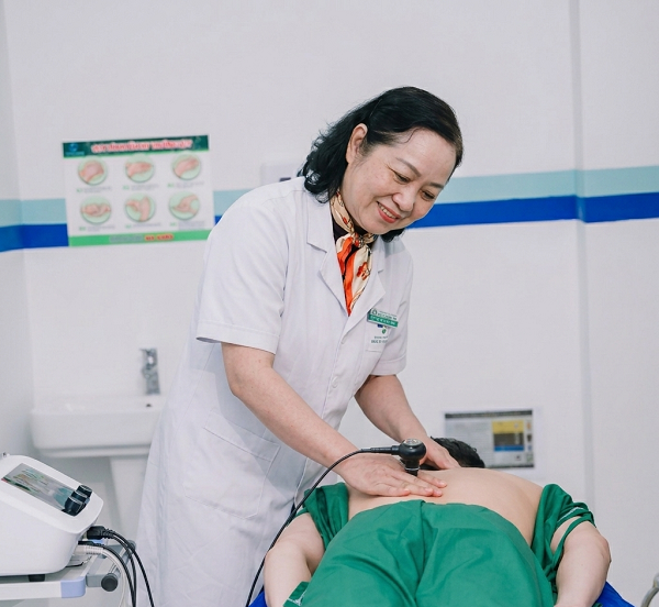 Đội ngũ bác sĩ chuyên khoa Y học cổ truyền tại Đa khoa Quốc tế Việt Sing